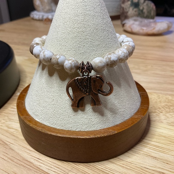 Rustic White Howlite with Copper Spacer and Elephant Charm - Picture 4 of 7